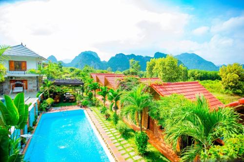 Son Trach House | Hillside View Bungalow Homestay