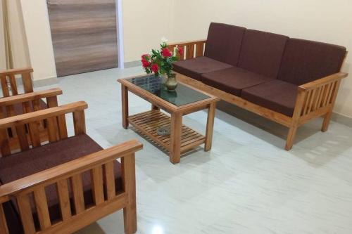 Sualkuchi House | Hilltop Abode