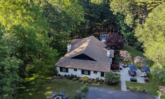 Hurley House | Hilltop Hideaway w/pool & EV Charger in a private wooded setting