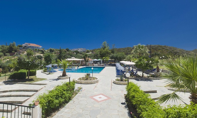 Haniotis Hotel | Hilltop Hotel