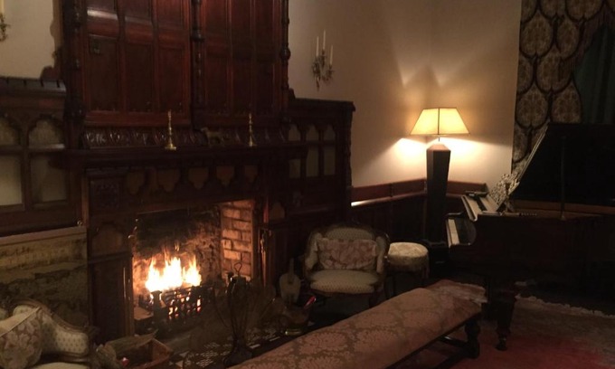 Murthly Bed & Breakfast | Hilltop House