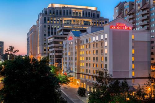 Radnor - Fort Myer Heights Hotel | Hilton Garden Inn Arlington/Courthouse Plaza