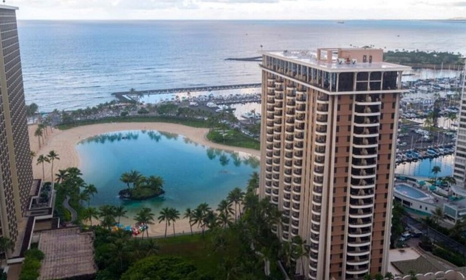 Waikiki Resort | Hilton Lagoon Tower, 2 Bedroom Premier