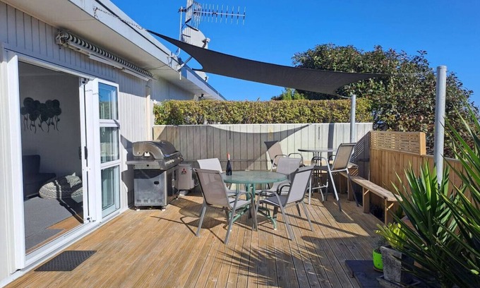 Hilltop House | HiltonDown Dahill - Across from the Lake