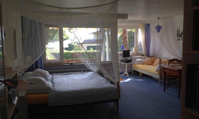 Langenargen Apartment | Himmelbett mit Seeblick