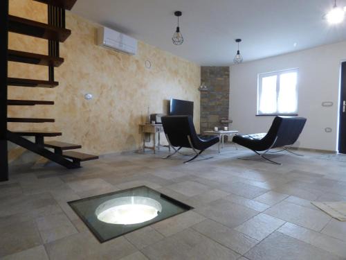 Tinjan House | Hisa STERNA - WELL HOUSE