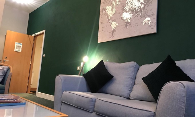 Nottingham City Centre Apartment | Historic Building Large Central 2 Bedroom Apartment Sleeps 6