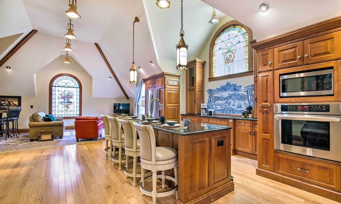 Manhattan Cottage | Historic Guest House on Castle Kimble Estate!