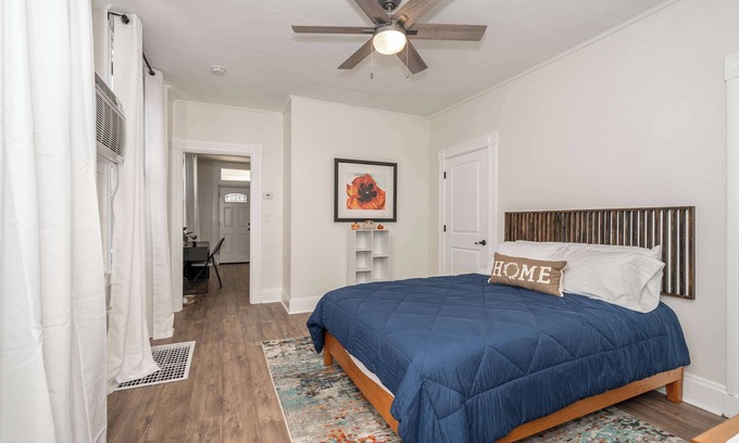Ludlow Condo | Historic Ludlow Apt A
