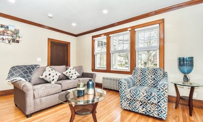 Auburndale Apartment | Historic Private Auburndale Retreat Near Boston!