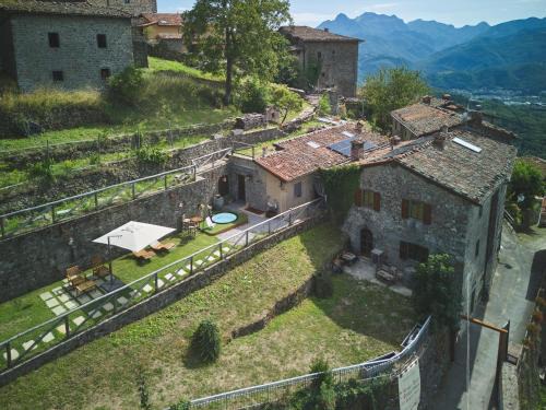 Pieve Fosciana Ski Chalet | Historic Sillico Relais Hot Tub, Sauna e Charme