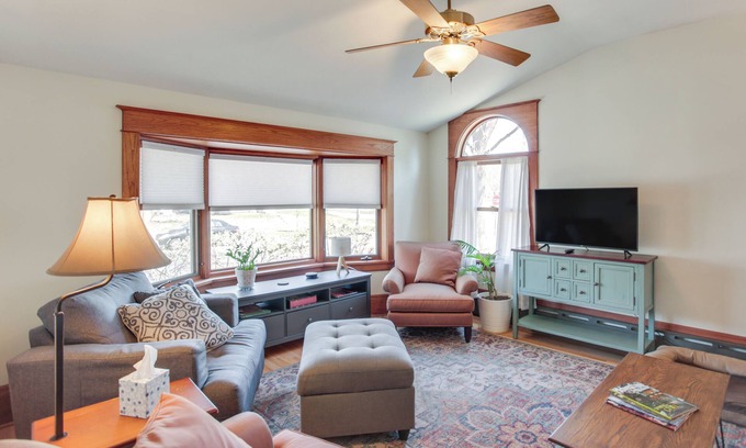 Merriam Park House | Historic St Paul Home Between Twin Cities!