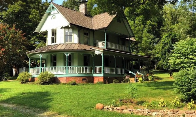 Walland Other | Historic Victorian Farmhouse near Great Smoky Mtns Nat Park