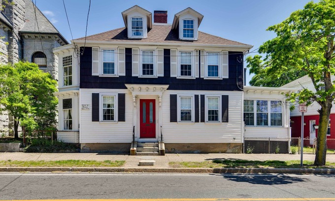 Warren Apartment | Historic Warren Vacation Rental: Walk to Beaches!