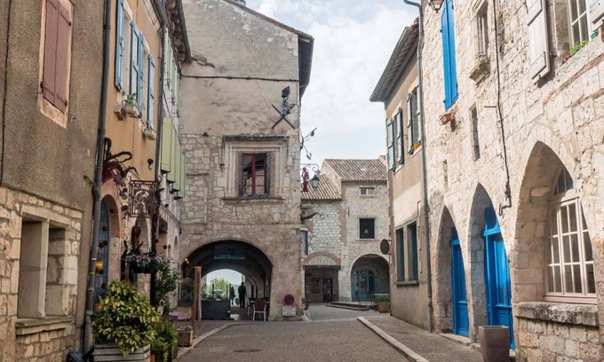 Lauzerte House | History and comfort combine in beautiful Lauzerte townhouse