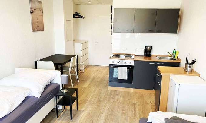 Wolfen Apartment | HÖ01 large apartment with dryer and washing machine