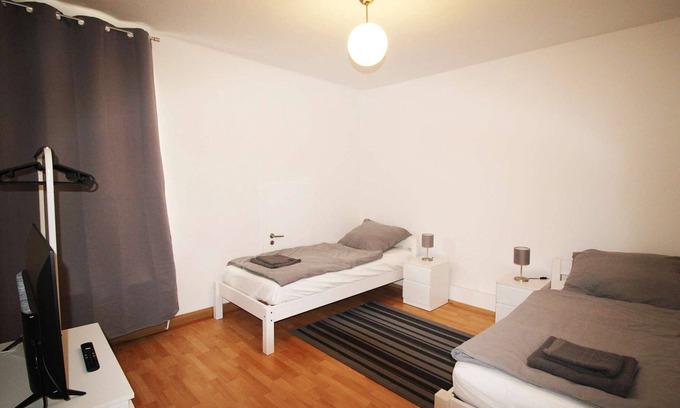 Edewecht Apartment | HÖ01 large apartment with dryer and washing machine