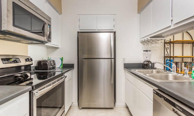 Saint Simons Island Condo | Hodnett Cooper's Shipwatch