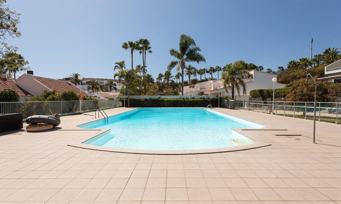 Pasito Blanco House | Holiday Home in Spain near the Beach & Marina