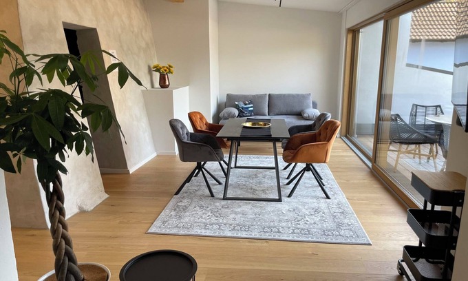 Gmuend in Kaernten Apartment | Holiday Apartment "Gasthof Alte Post - Top 8 Kapitän" with Mountain View & Wi-Fi