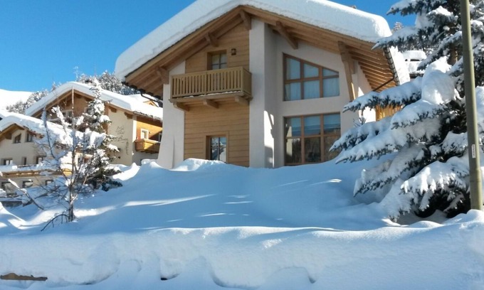 Teola Apartment | Holiday Apartment Chalet Monteneve Neve with Mountain View, Shared Garden & Wi-Fi