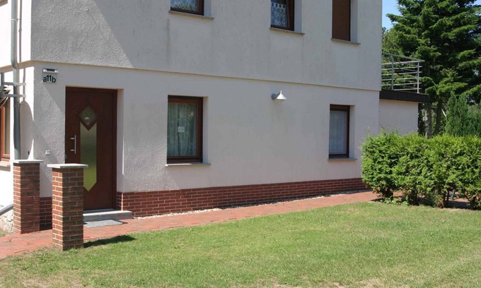 Neuenkirchen Apartment | Holiday apartment with garden view