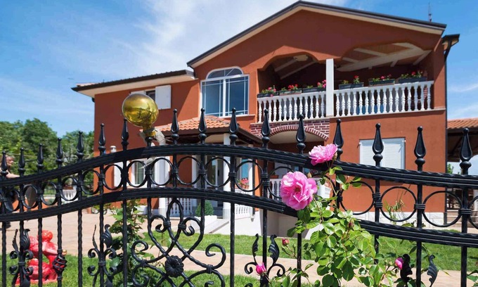 Valica Apartment | Holiday apartment in a quiet location