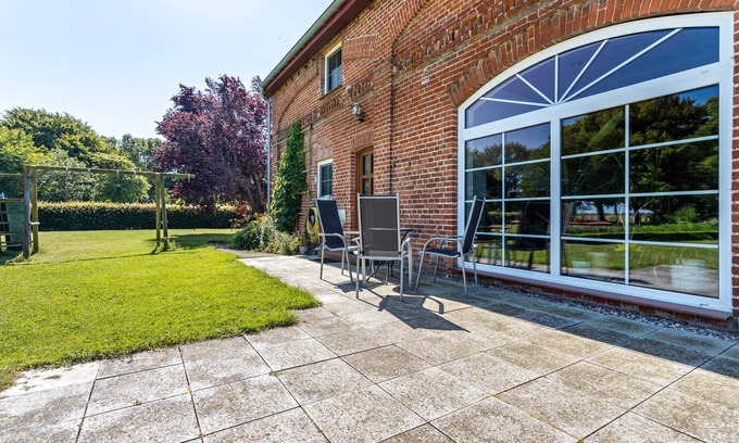 Ludershagen House | Holiday Apartment 'Kranichblick' with Private Garden, Balcony and Wi-Fi