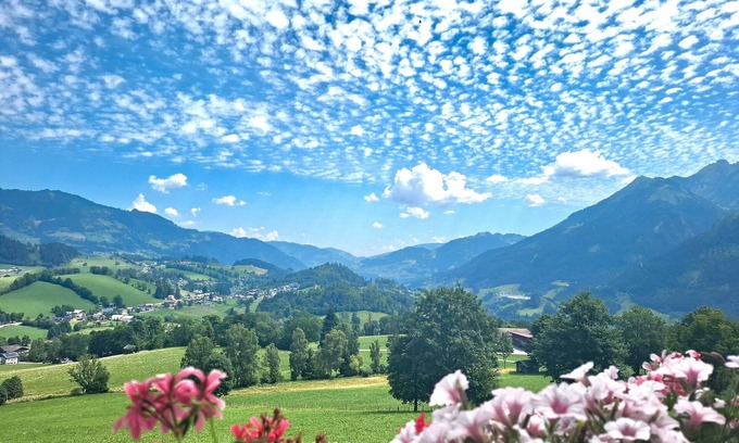 Goldegg Apartment | Holiday Apartment "Knollgut Buchberg" with Mountain View, Shared Terrace & Wi-Fi