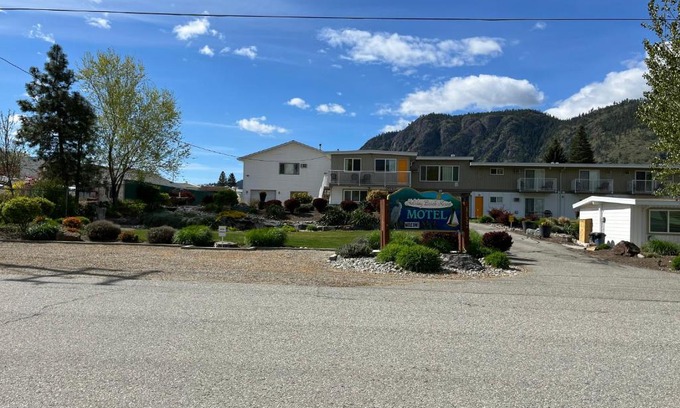 Okanagan-Similkameen Hotel | Holiday Beach Resort Motel