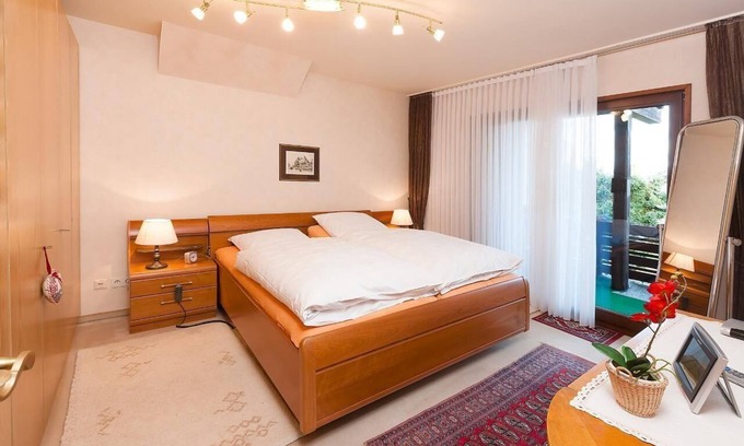 Starkenburg Apartment | Holiday flat in Starkenburg in the Isartaler Landhaus