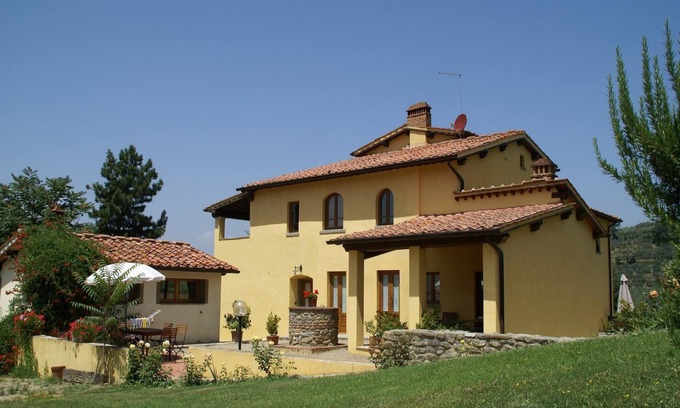 Castelfranco di Sopra Apartment | Holiday Home in Chianti with Pool
