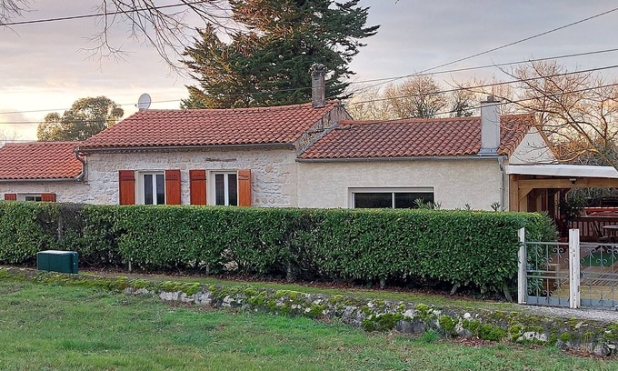 Jau-Dignac-et-Loirac House | Holiday house for 6 people