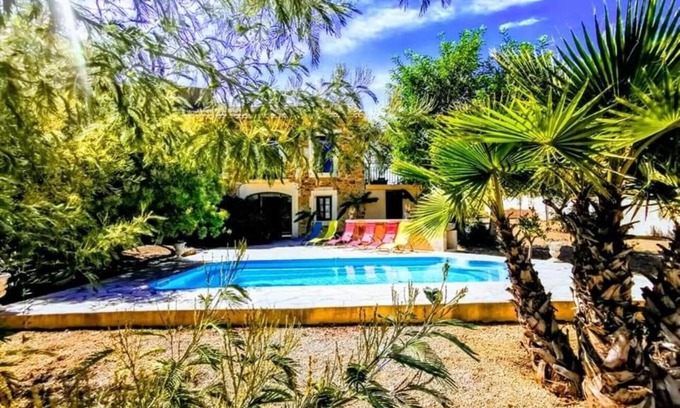 Le Somail House | Holiday Home "Villa Napoléon" with Private Pool & Wi-Fi