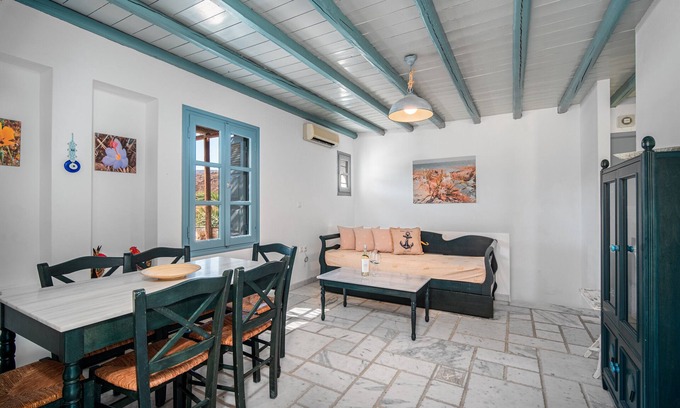 Serifos House | Holiday Home 'Ammos 2' with Private Terrace, Balcony and Air Conditioning