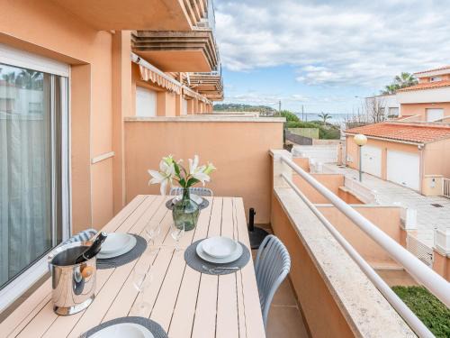 Creixell House | Holiday Home Canción de mar by Interhome
