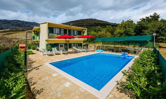 Donje Sitno House | Holiday Home Cherry Tree