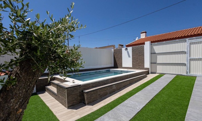 Elvas House | Holiday Home 'Dos Avós' with Private Pool, Wi-Fi and Air Conditioning