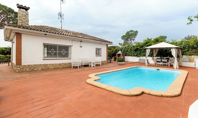 Fogars de la Selva House | Holiday Home 'Can Fogars' with Sea View, Private Pool and Wi-Fi