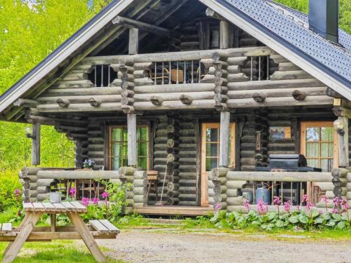 Kitula House | Holiday Home Heinäsorsa by Interhome