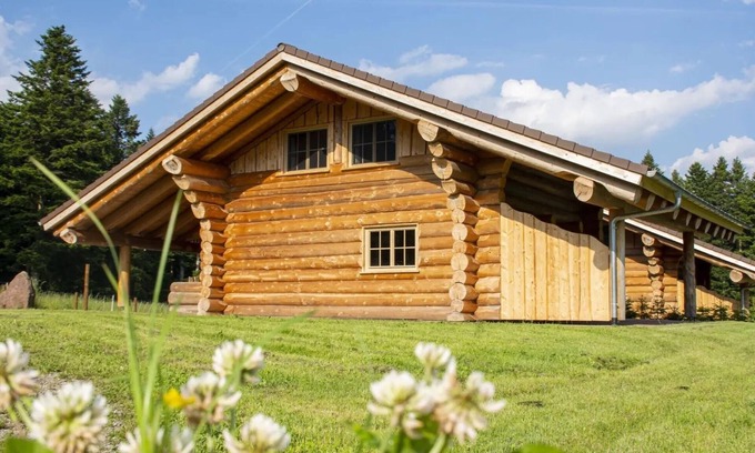 Glatten House | Holiday Home 'Hofblick' with Private Terrace, Private Garden and Wi-Fi