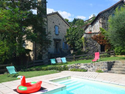 Pont-de-Labeaume House | Holiday Home in Ardèche with Pool & Garden