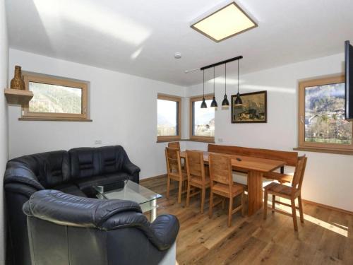 Distelberg Apartment | Holiday Home in Aschau near Climbing Center