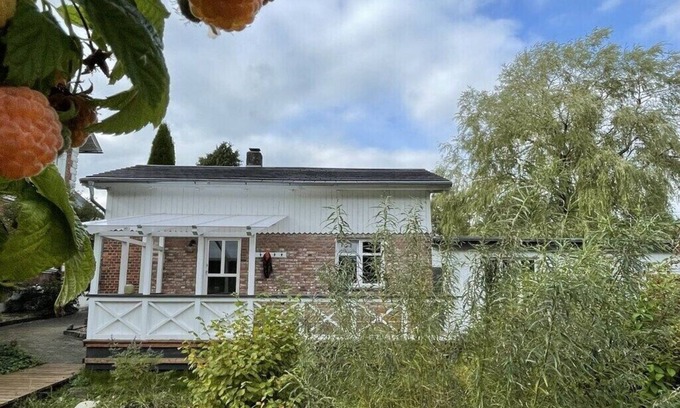 Althemmoor House | Holiday home in Hemmoor with swimming pool