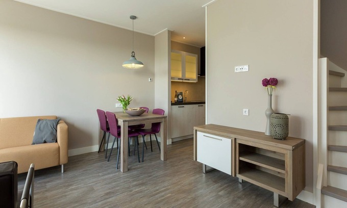 Municipality of Veere House | Holiday Home in Oostkapelle near Forest