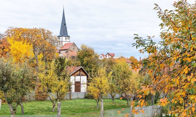 Gleichamberg House | Holiday home in Thuringia with private terrace, use of a garden and pool
