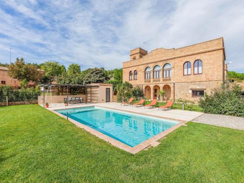 Vulpellac House | Holiday Home in Vulpellac near Forest
