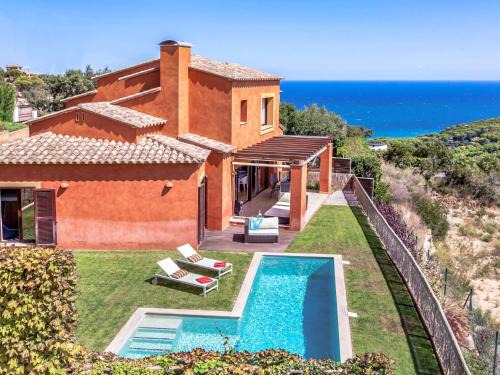 Sa Riera House | Holiday Home Jandalo Berria by Interhome
