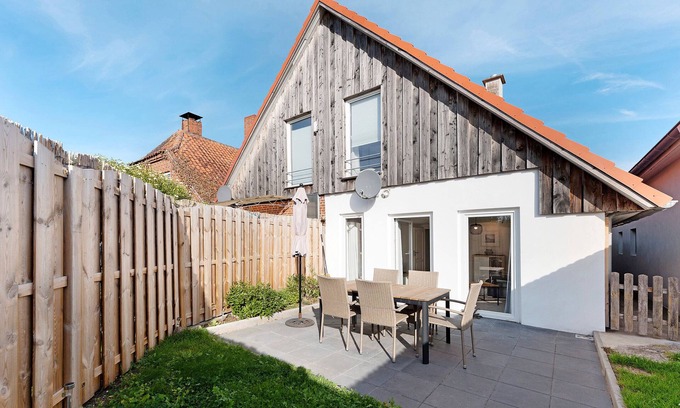 Gammendorf House | Holiday Home 'Küstenliebe' with Private Terrace, Private Garden and Wi-Fi