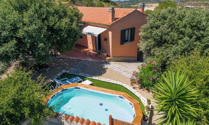 Trinita d'Agultu e Vignola House | Holiday Home "La Pavoncella" with Private Pool & Wi-Fi